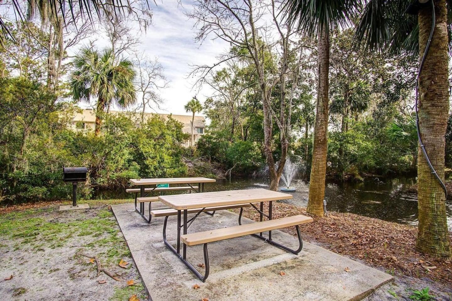 Forest Beach Condo Walk To Coligny, Pool, Tennis Hilton Head Island Exterior photo