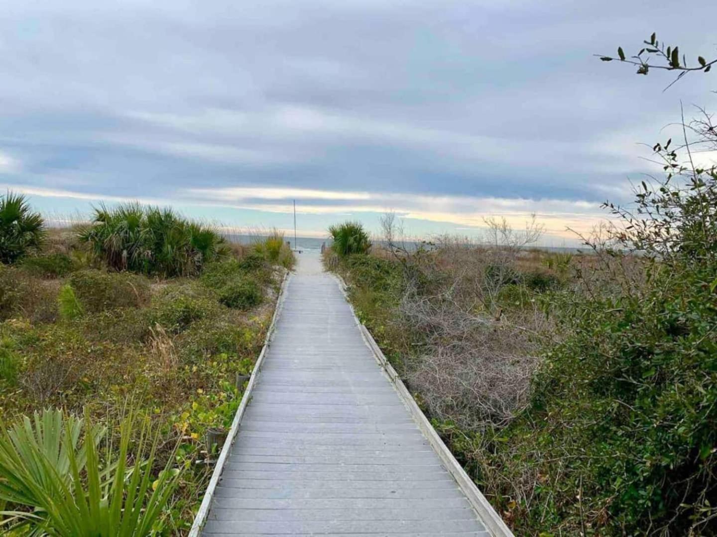 Forest Beach Condo Walk To Coligny, Pool, Tennis Hilton Head Island Exterior photo