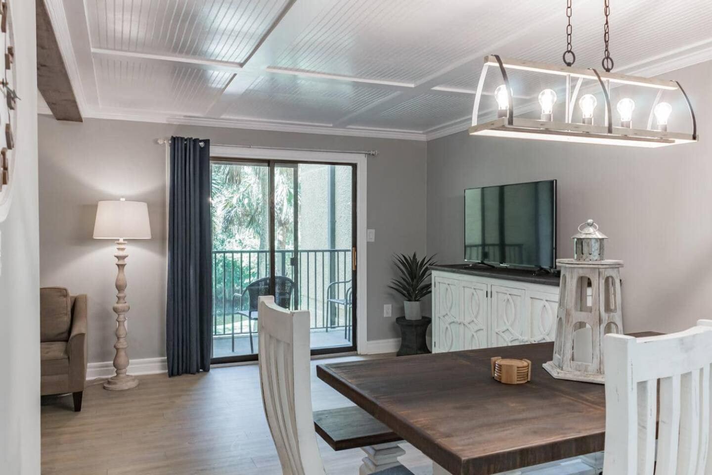 Forest Beach Condo Walk To Coligny, Pool, Tennis Hilton Head Island Exterior photo