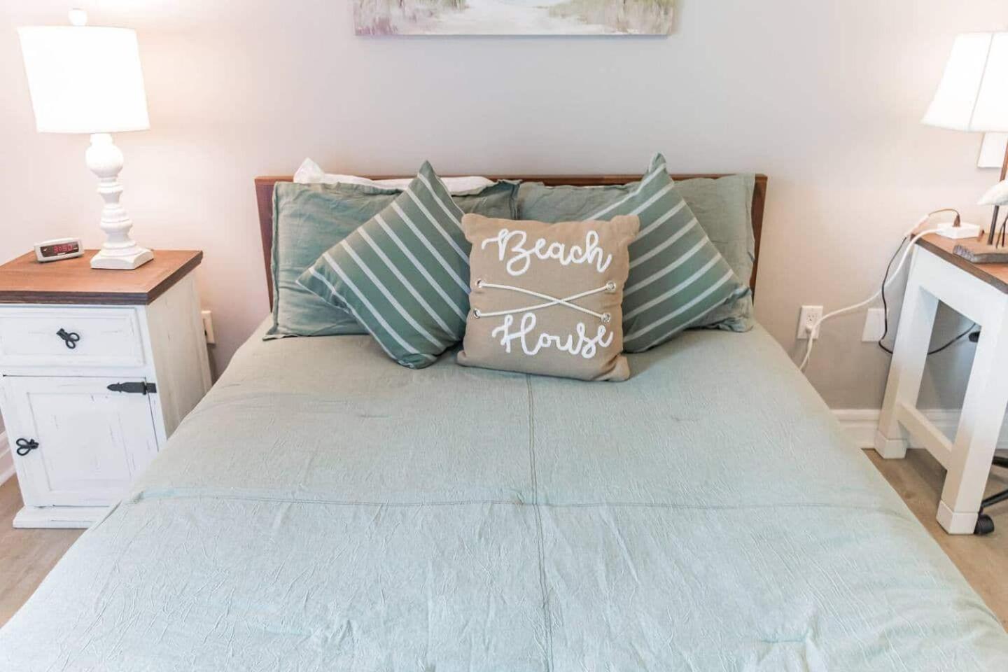Forest Beach Condo Walk To Coligny, Pool, Tennis Hilton Head Island Exterior photo
