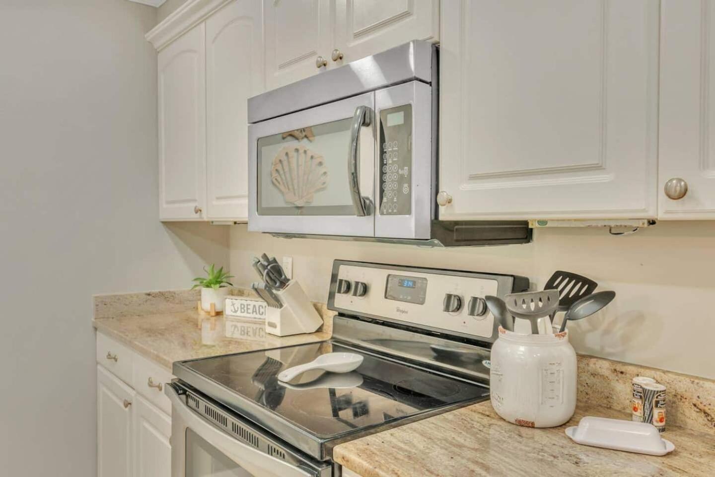 Forest Beach Condo Walk To Coligny, Pool, Tennis Hilton Head Island Exterior photo